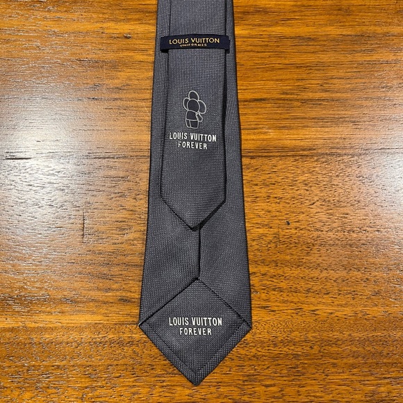 Louis Vuitton Tie - Picture 2 of 7
